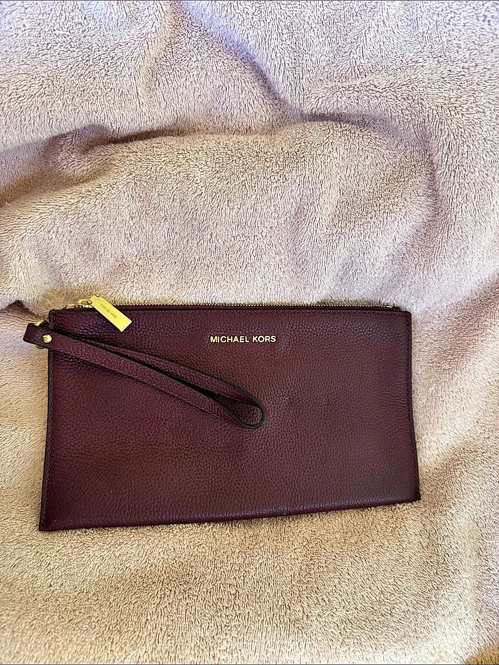 Michael Kors Jet Set Travel Large Pebbled Leather Smartphone Wristlet